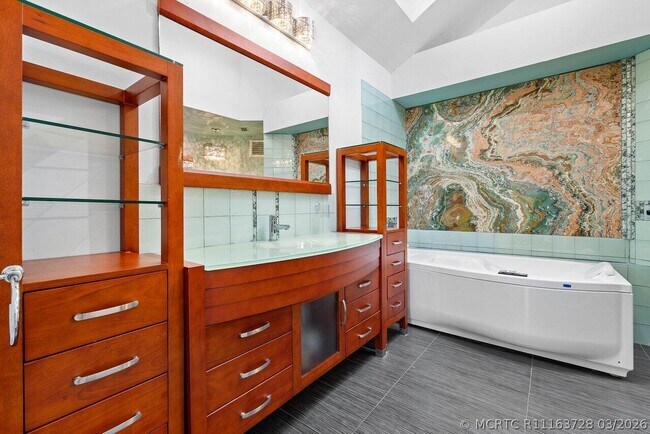 Building Photo - 5236 Via De Amalfi Dr
