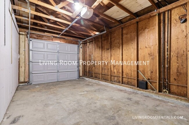 Building Photo - 2114 SE 92nd Ave
