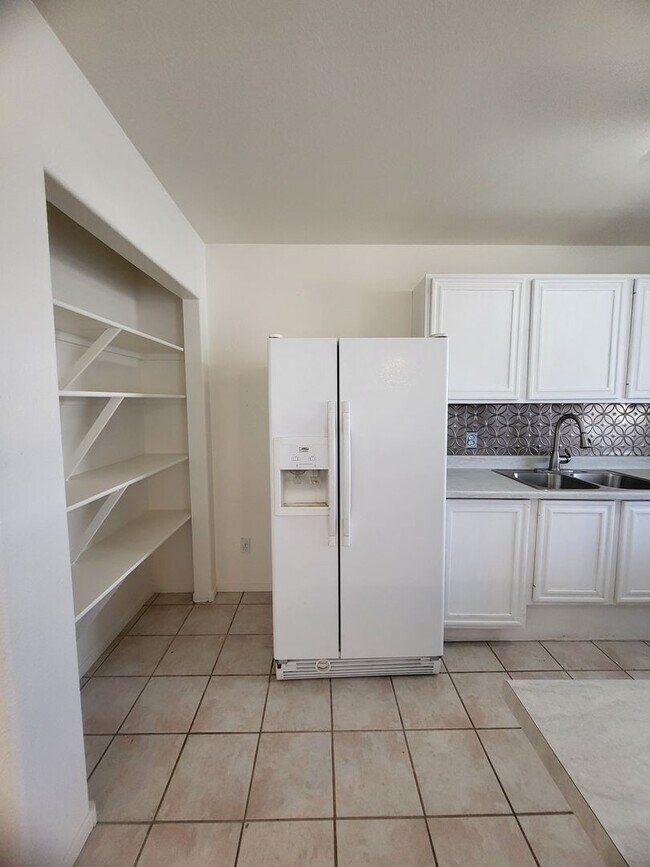 Building Photo - ZILONIS TOWNHOME II - Bourbon Street
