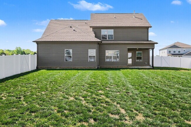 Building Photo - "Spacious 4-Bedroom Retreat with 3.5 Baths in Charming Mt. Juliet!" Beautiful Almost 1/2 Acre Lot...