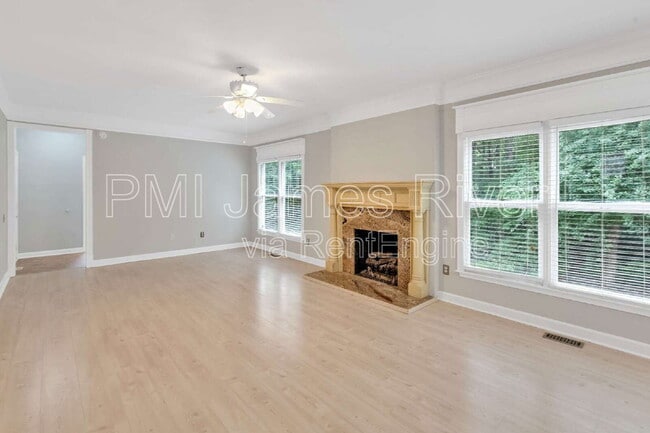 Building Photo - 13917 Eastbluff Rd