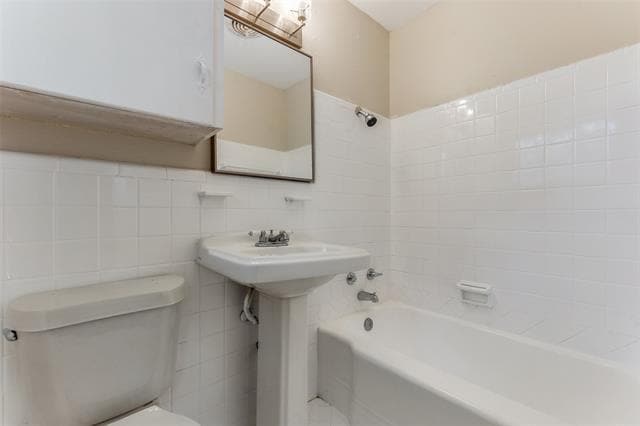 Building Photo - 10630 Coogan Dr