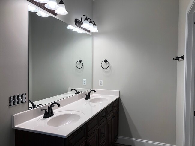 Building Photo - 177 Ridge Pointe Dr