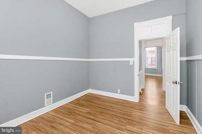 Building Photo - 521 E 23rd St