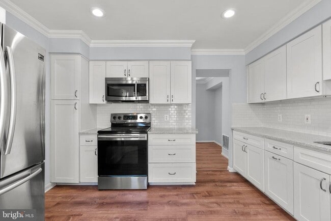 Building Photo - 9130 Bobwhite Cir