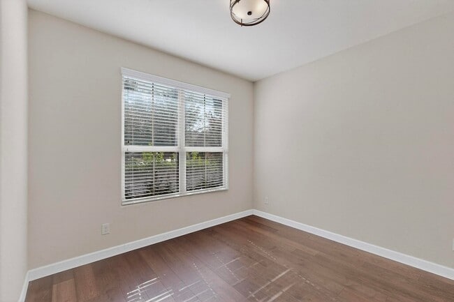 Building Photo - 1801 Velarde Rd