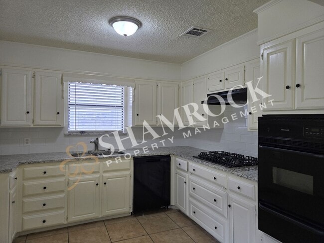 Building Photo - 3/2 Arrowhead Estates Home