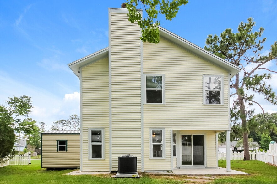 Building Photo - 7849 Moss Pointe Trail W