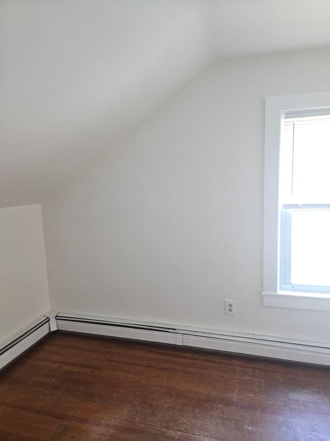 Building Photo - Providence/PC Area Single Family - $2,550
