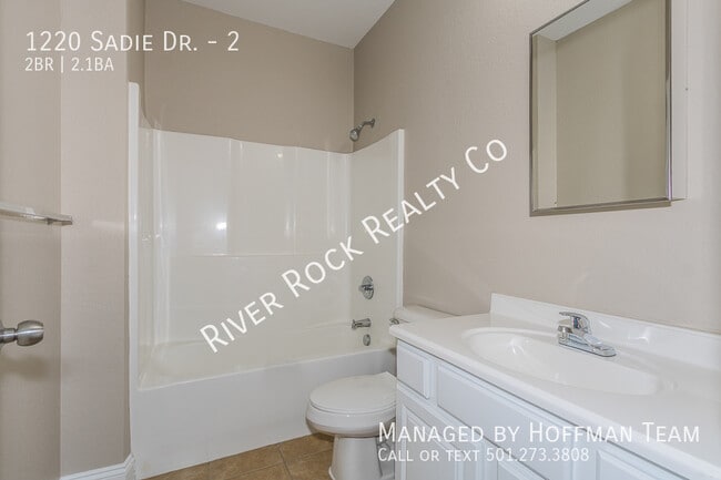 Building Photo - 1220 Sadie Dr