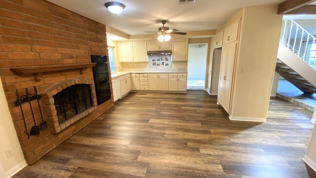 Building Photo - 17505 Kensington Cir