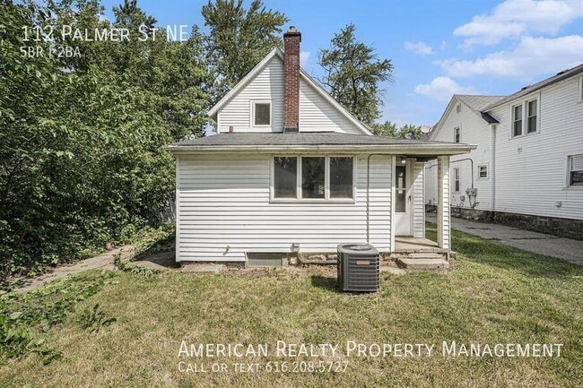 Building Photo - 112 Palmer St NE