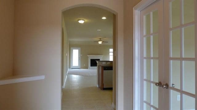 Building Photo - 2213 Willow Creek Dr