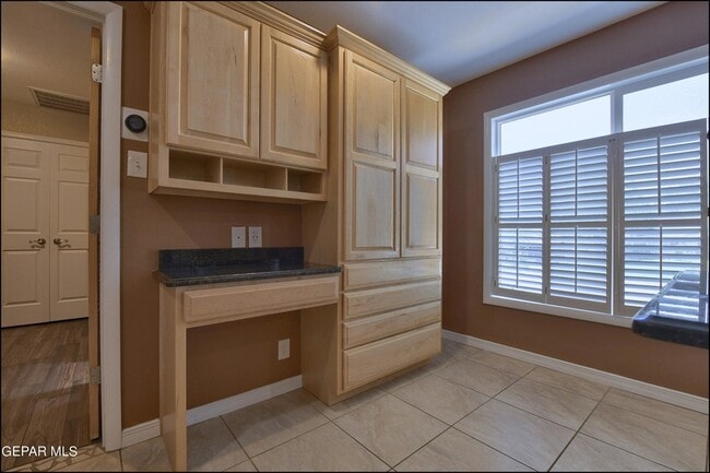 Building Photo - 424 Stonebluff Rd