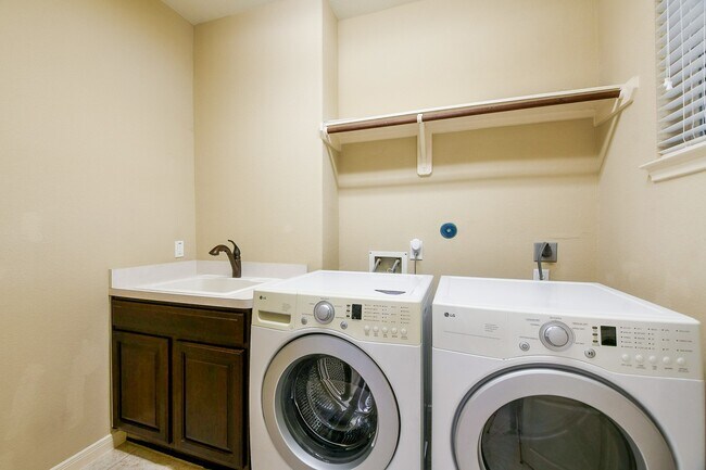 Building Photo - 1619 Ralston Branch Way