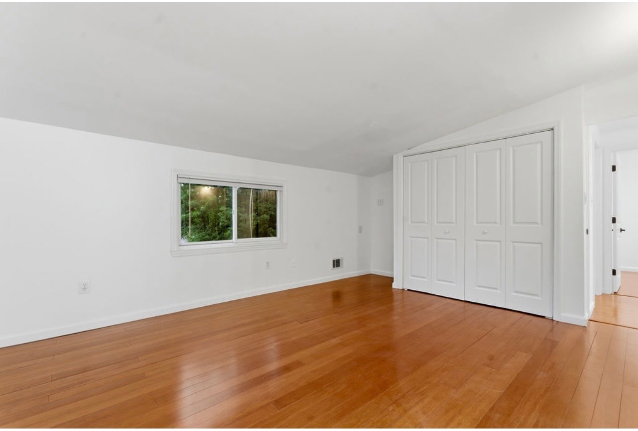 Building Photo - 1511 Crest Rd