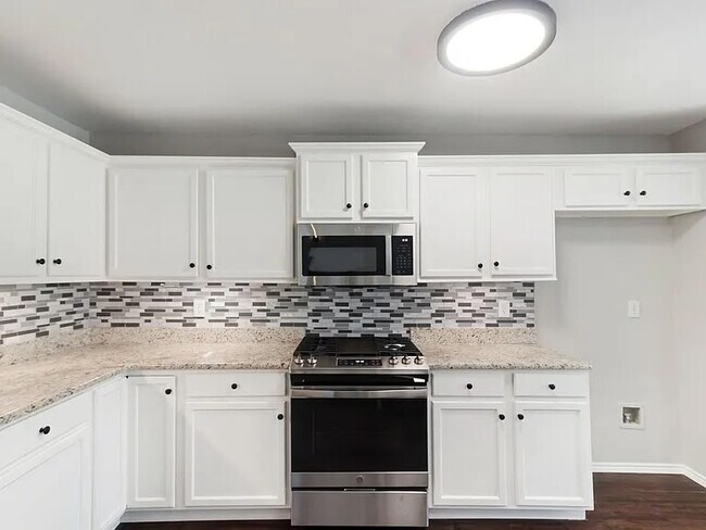 Building Photo - 4729 Woodhaven Ln, Haltom City, TX 76137