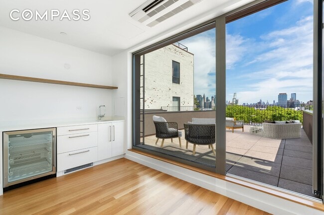 Building Photo - 33 Carroll St