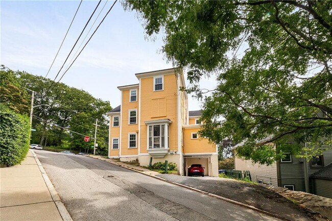 Building Photo - 34 Congdon St
