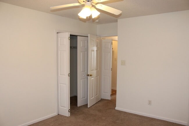 Building Photo - Charming Duplex in Havelock