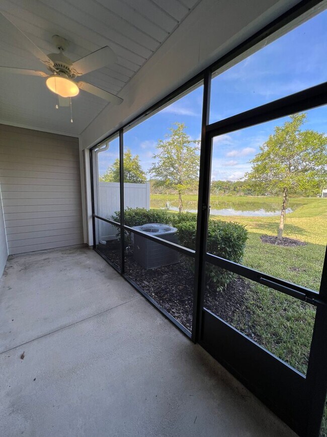 Building Photo - Newer Home just Minutes from Beach and May...