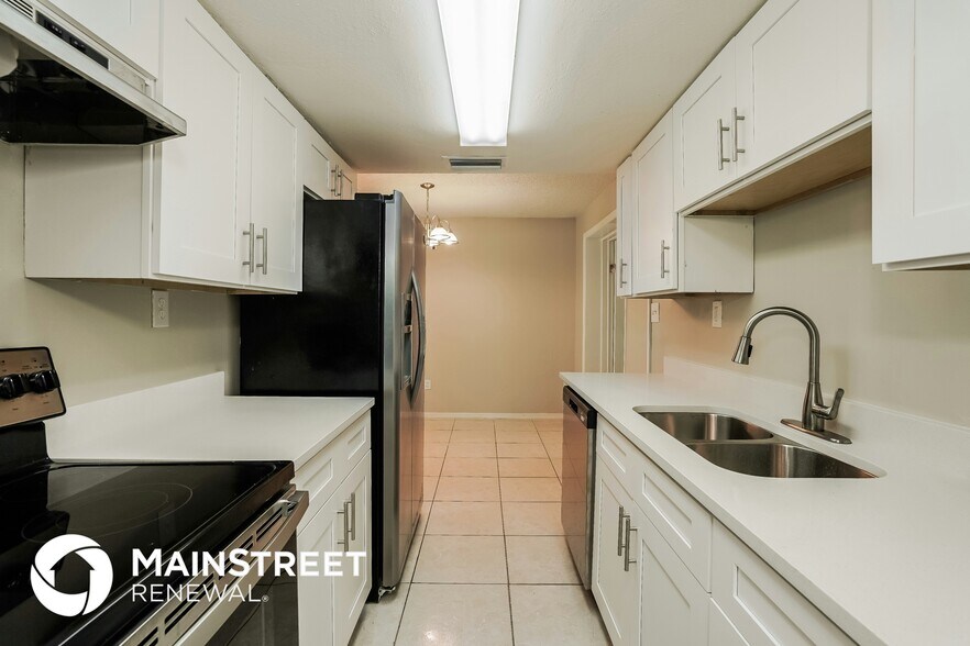 Building Photo - 5107 5th St W