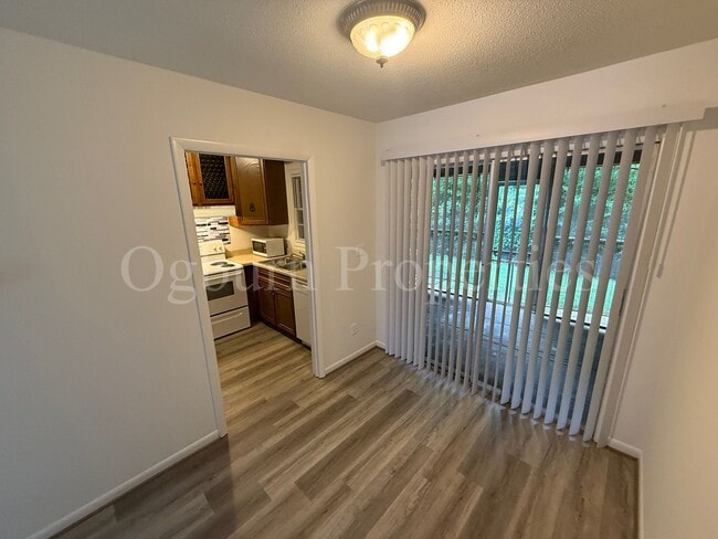 Building Photo - 311-59 Salisbury Manor-Kernersville-2BR/1....