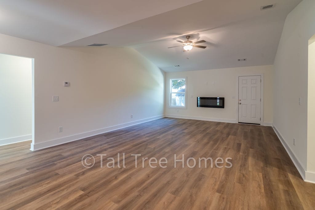 Large Living Room - 120 Gingerbread Pl