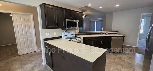 Building Photo - 1123 N Watson Way