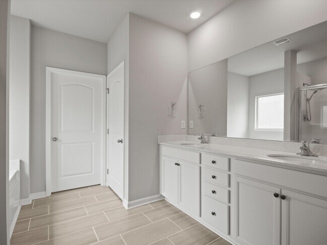 Building Photo - 227 Poplar Hollow Dr