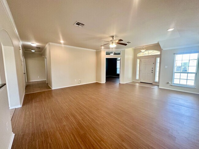 Building Photo - 9917 Desperado Dr