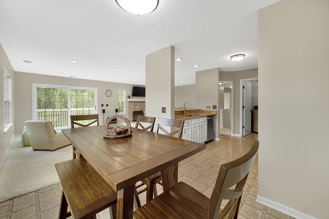 Building Photo - 2623 Cobblestone Dr