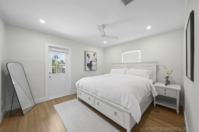 Building Photo - 1714 N Palmway