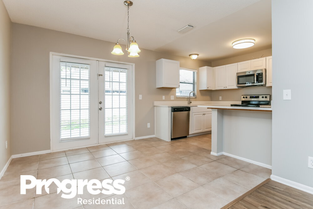 Building Photo - 10019 Creekwater Blvd