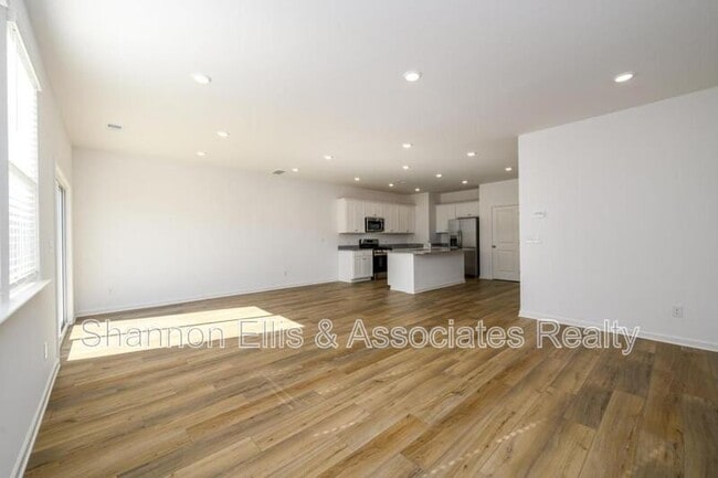 Building Photo - 2559 Adventure Wy