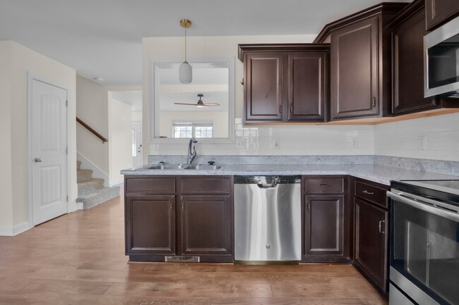 Building Photo - 1061 Fuji Ln