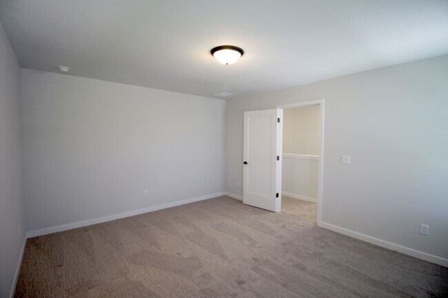 Building Photo - 2324 Lovie Ln