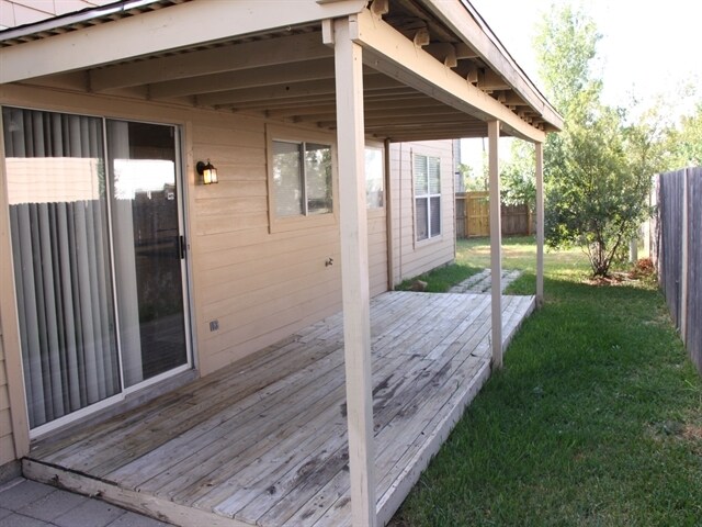 Building Photo - 3352 Chapel Wood Ct
