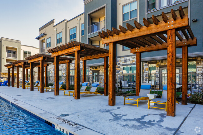 Swimming Pool - Lofts at Allen Ridge