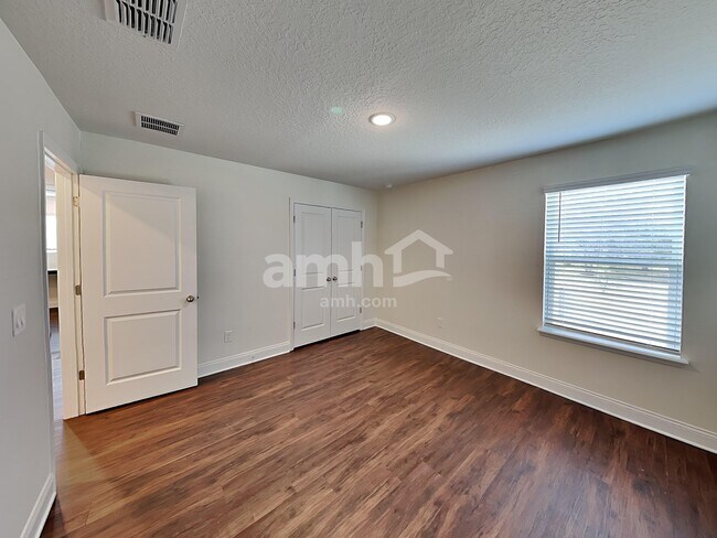 Building Photo - 6162 Little Blf Cir