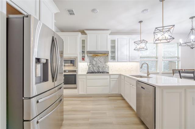 Building Photo - 2340 Willow Garden Dr