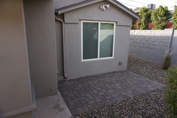 Front patio - 2308 N 28th Pl