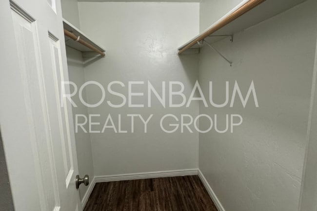 Building Photo - 770 N Dodge Blvd