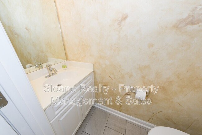 Building Photo - 112 Tanglewood Cir