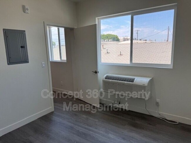 Building Photo - 226 W 87th St