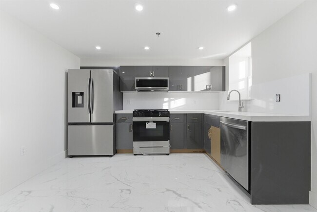 Building Photo - 821 18th St