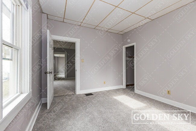 Building Photo - 230 Kinsey St