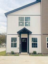 Building Photo - 103-B Aviator Cir