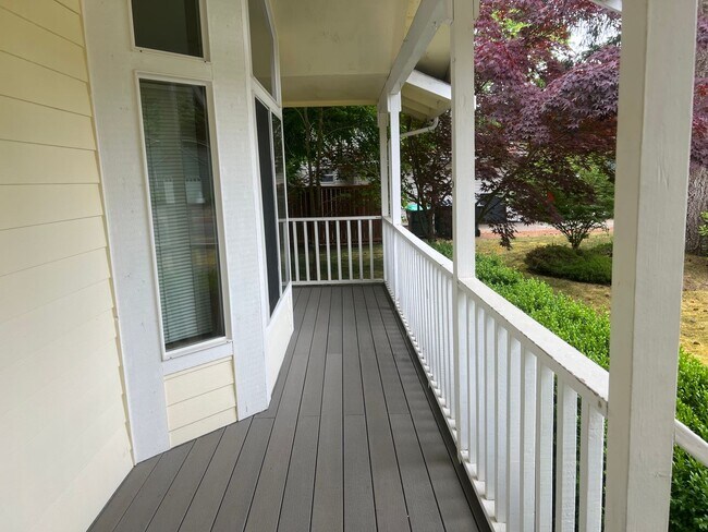 Building Photo - Charming Rambler 3-Bed/2-Bath Available Now!