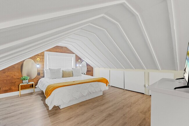 Building Photo - 303 Lang Rd